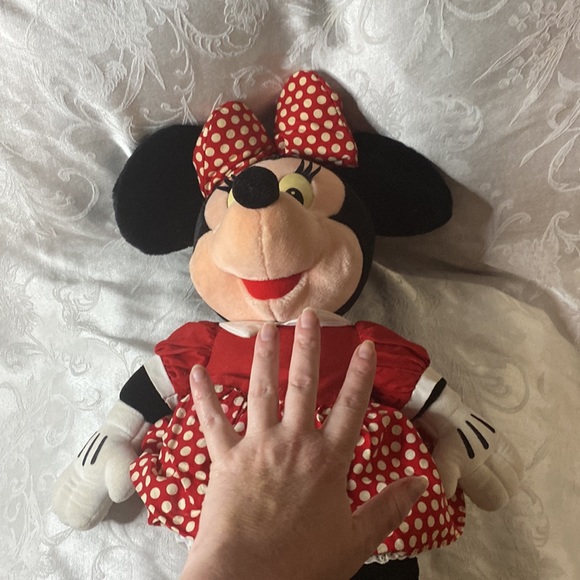 Large Minnie Mouse Stuffed Animal - Picture 8 of 8